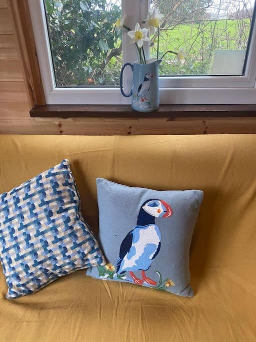 Idyllic Cornish Retreat At Puffin Lodge Хелстон Экстерьер фото